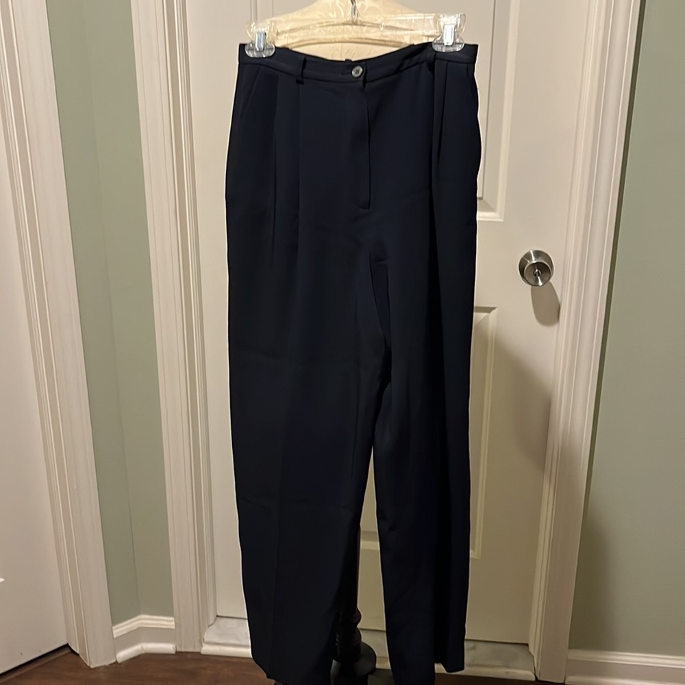 Liz Claiborne 8P triacetate/polyester. Pleated front, vintage in good condition.